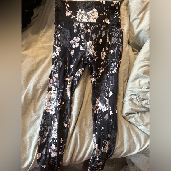 Victoria secret leggings - Picture 3 of 3